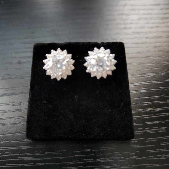 Neiman Marcus Millenia 18K Yellow Gold Plated D Color VVS1 Earrings - Picture 5 of 8